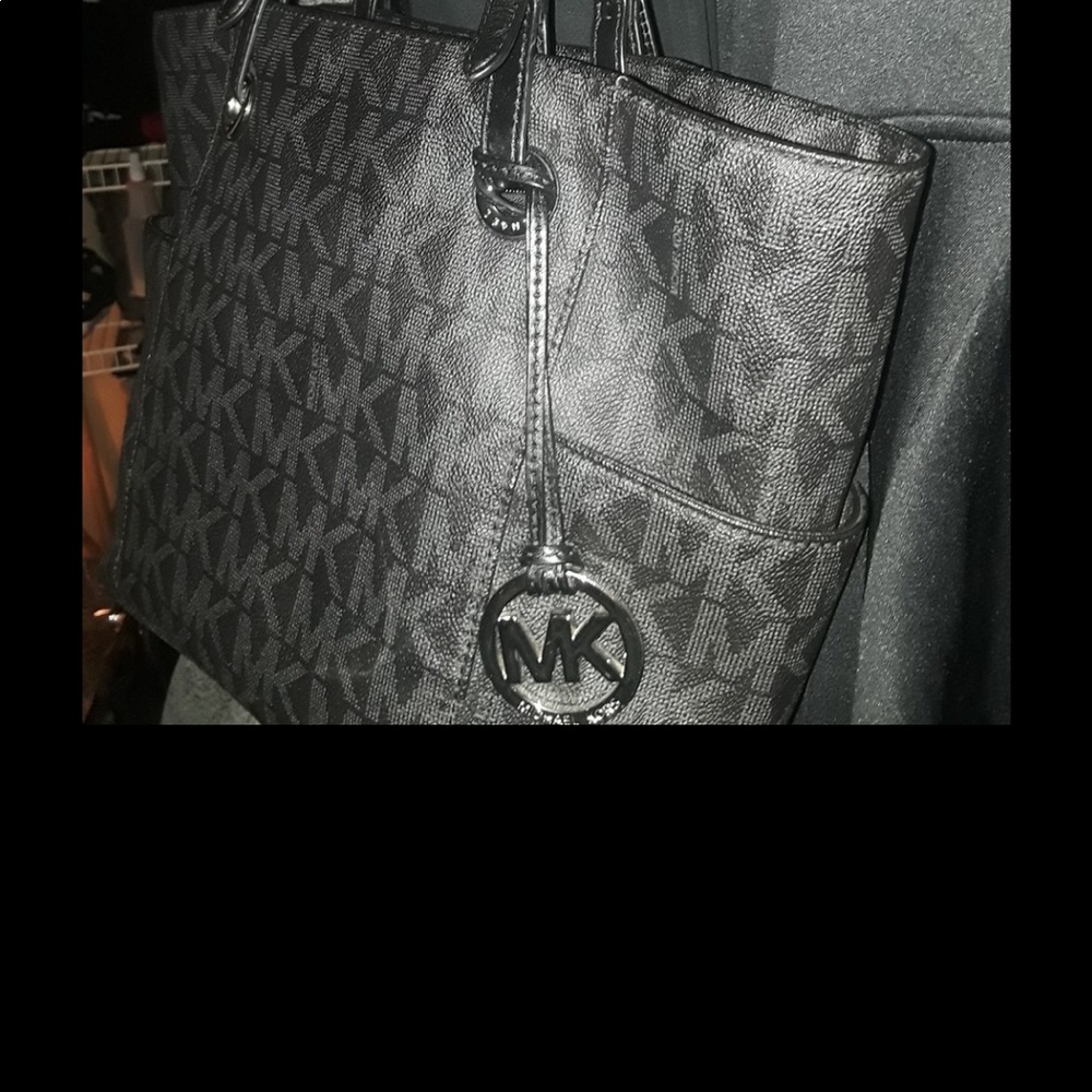 Michael Kors tote - Picture 4 of 11